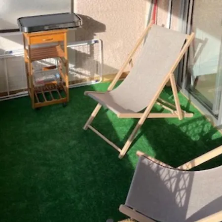 Apartment With Balcony At The Foot Of The *