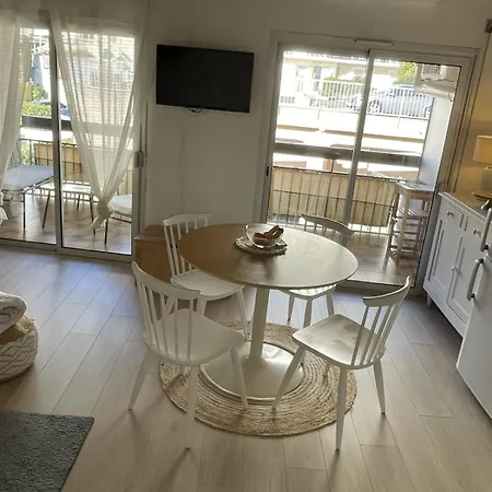 Apartment With Balcony At The Foot Of The Sainte-Maxime