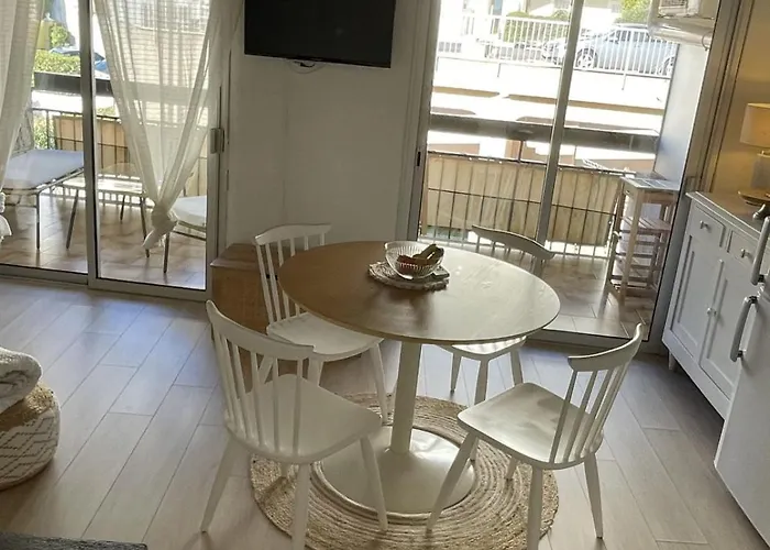 Apartment With Balcony At The Foot Of The Sainte-Maxime