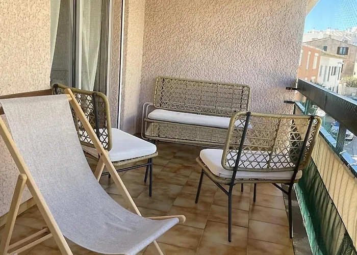 With Balcony At The Foot Of The Daire Sainte-Maxime