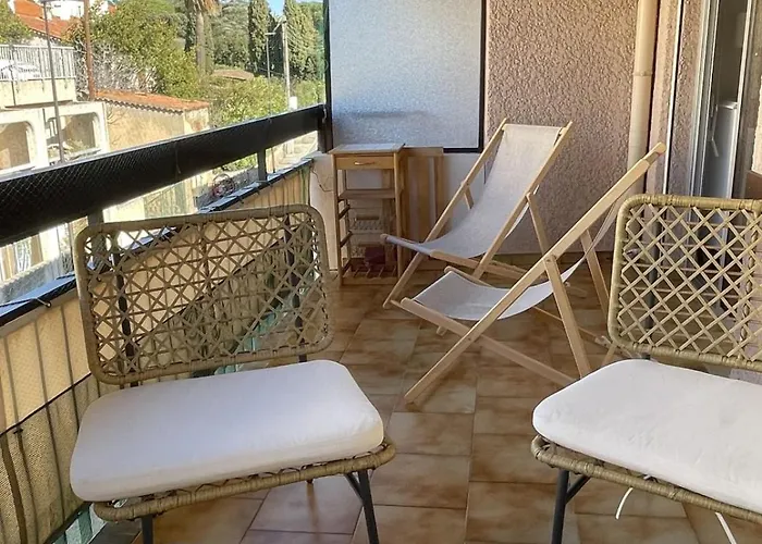 Apartment With Balcony At The Foot Of The *