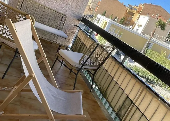 With Balcony At The Foot Of The Daire Sainte-Maxime