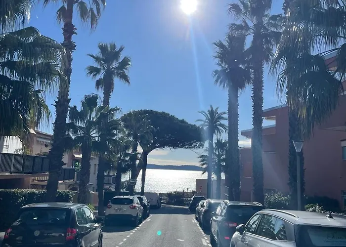 With Balcony At The Foot Of The Apartment Sainte-Maxime